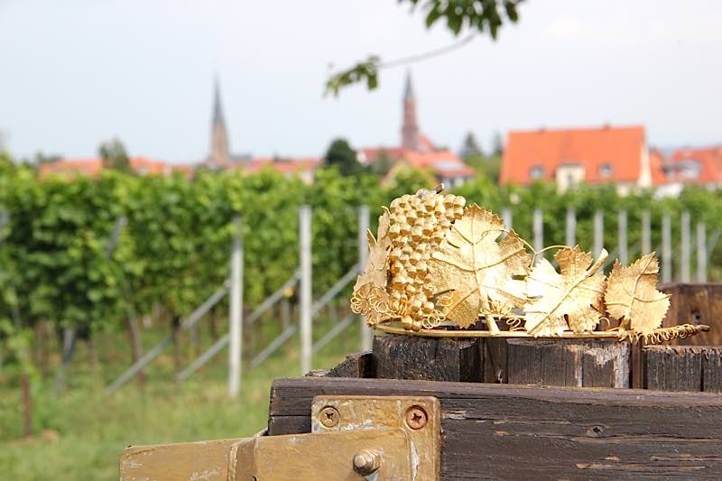 Krone der Edenkobener Weinprinzessin (Foto: Rathaus Edenkoben)