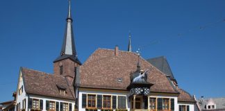 Symbolbild Rathaus Deidesheim (Foto: PIxabay)