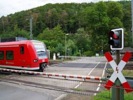 Der Bahnübergang in Weidenthal im August 2021 (Foto: Holger Knecht)
