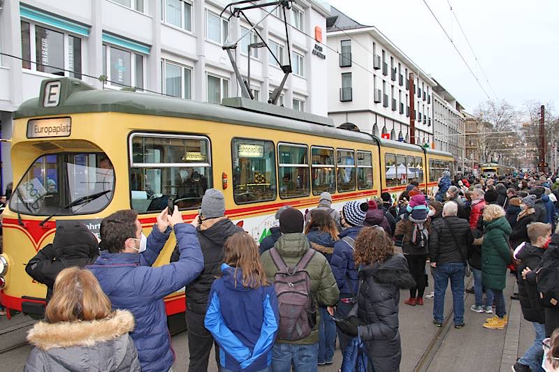 Straßenbahnkorso am 12.12.2021 in Karlsruhe (Foto: VBK)