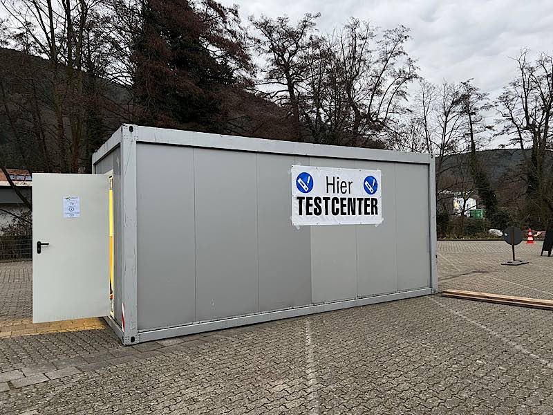 Coronavirus-Testcenter auf dem Tuchmacherplatz in Lambrecht (Foto: Holger Knecht)