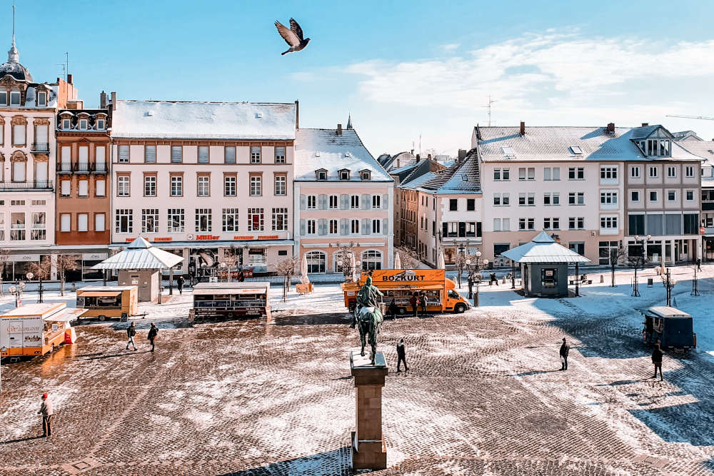 Der Wochenmarkt „Rund um den Luitpold“ auf dem Landauer Rathausplatz feiert am Donnerstag, 20. Januar, sein Comeback. (Quelle: Büro für Tourismus Stadt Landau)