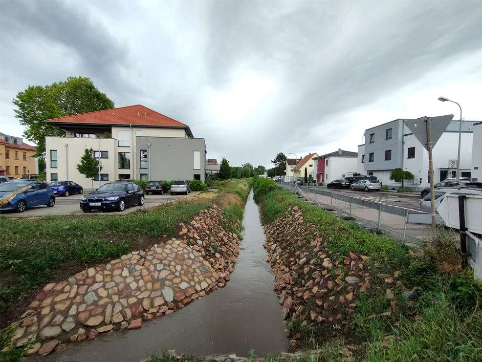 Der renaturierte Kanzgraben (Foto: Stadtverwaltung Neustadt)