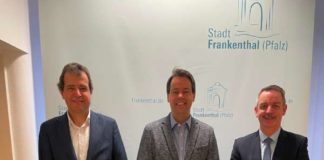 Eckhard Geib (Vorstand Bernd-Jung-Stiftung), Oberbürgermeister Dr. Nicolas Meyer und Harald Stark (Geschäftsführer Bernd-Jung-Stiftung) (Foto: Bernd-Jung-Stiftung)