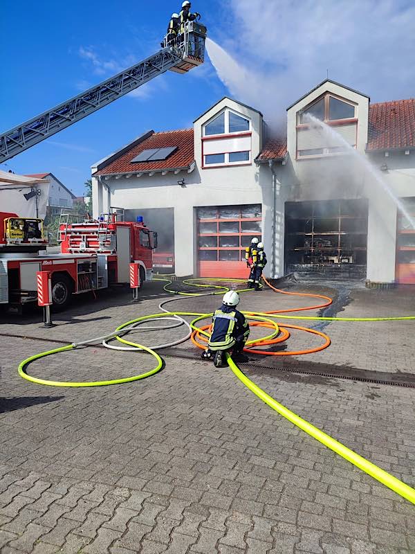 Brand im Gerätehaus (Foto: Feuerwehr Neustadt)